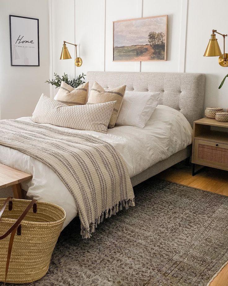 What Is The Right Area Rug Size For A Queen Bed