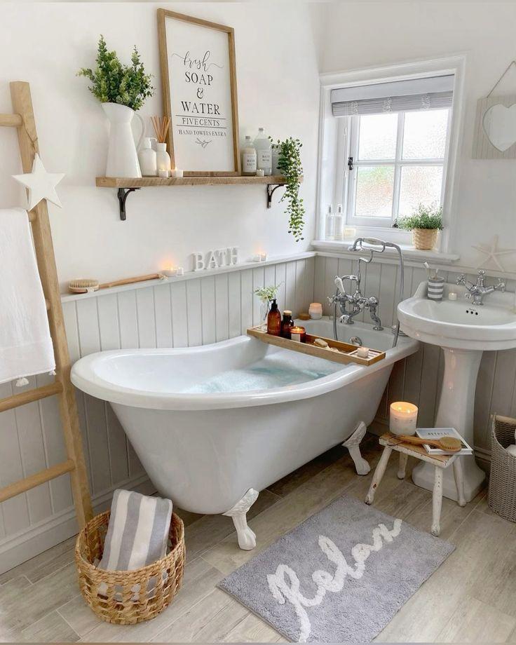 Small Bathroom Rug Placement: 10 Points to Consider