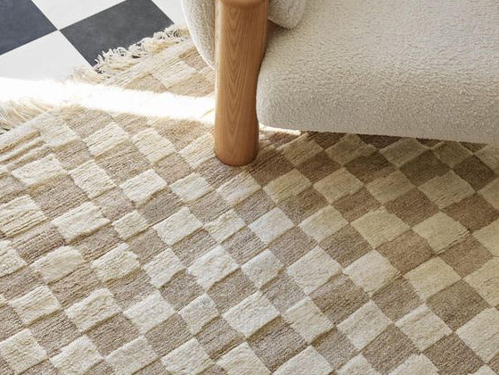 Carpets vs Rugs: Which One is Right For You?