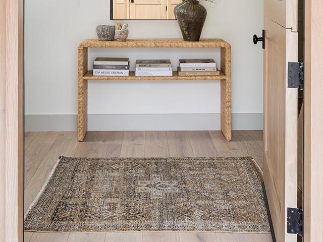 20 Inviting Entryway Rug Ideas to Create a Cozy Vibe